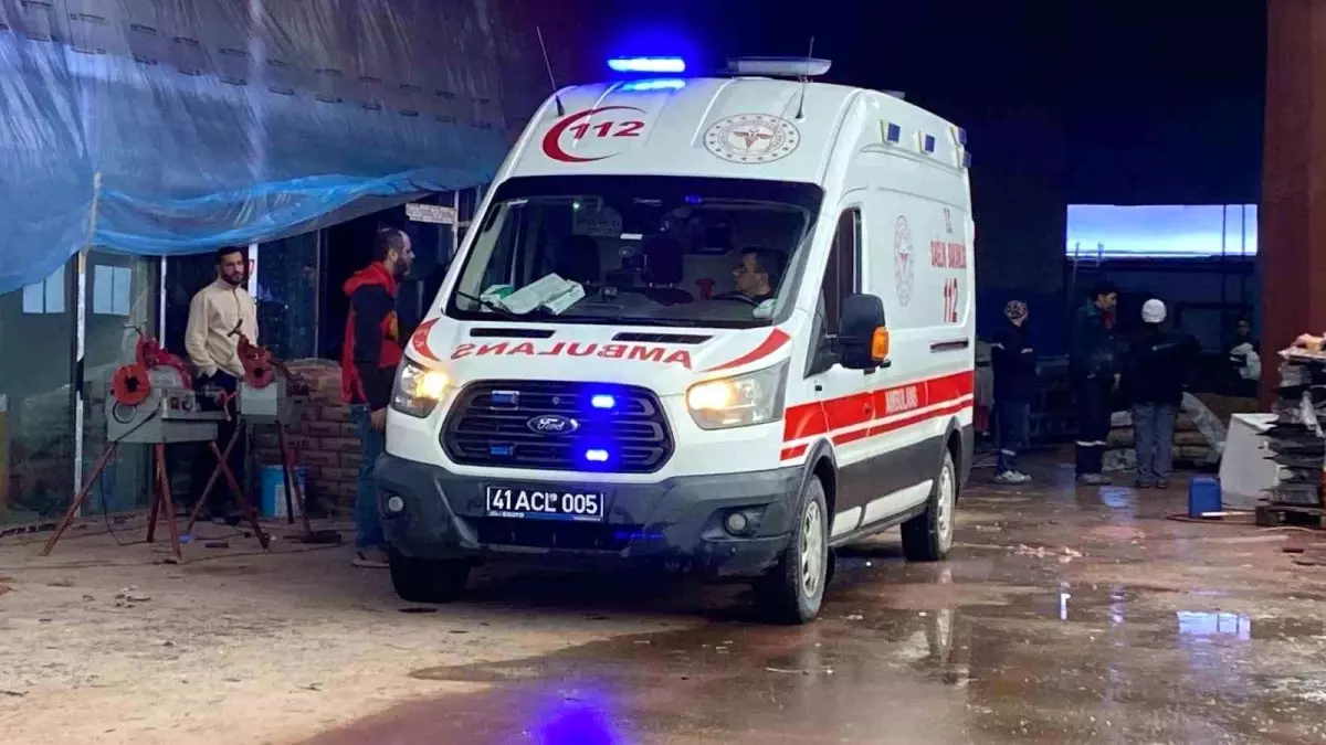 İzmit’te İşçi Akvaryuma Düştü