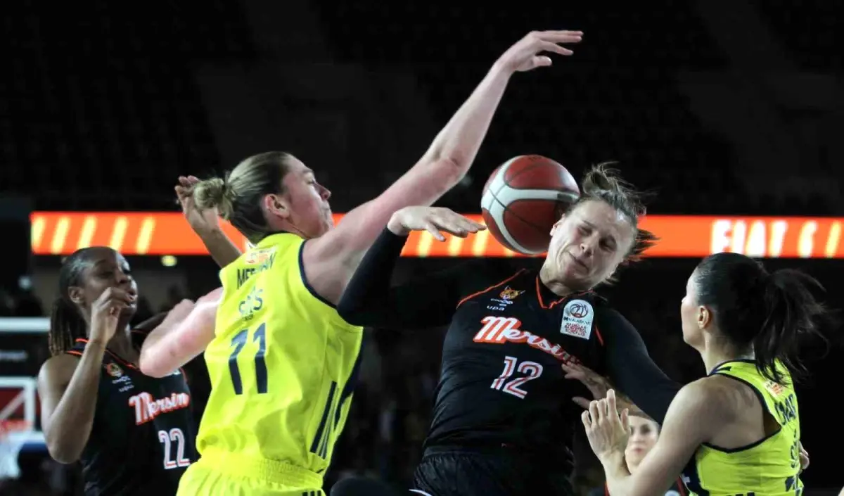 Fenerbahçe Opet 14. Kupasını Zaferle Taçlandırdı