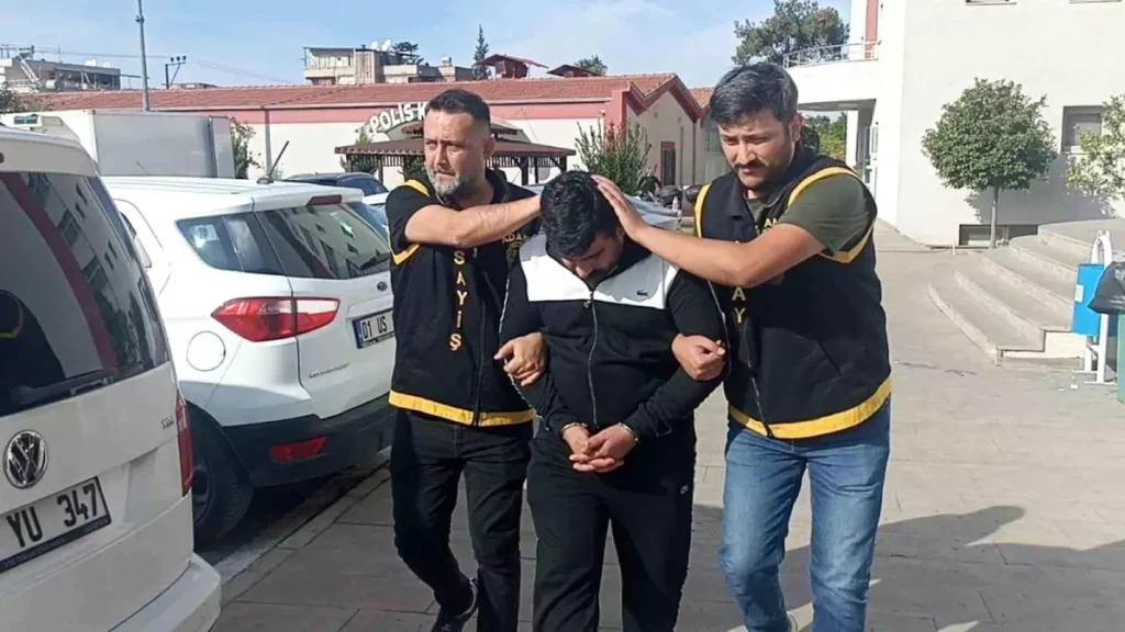 Adana’da 38 Yıl Hapis Cezalı Firari Hükümlü Kovalamaca Sonrası Yakalandı