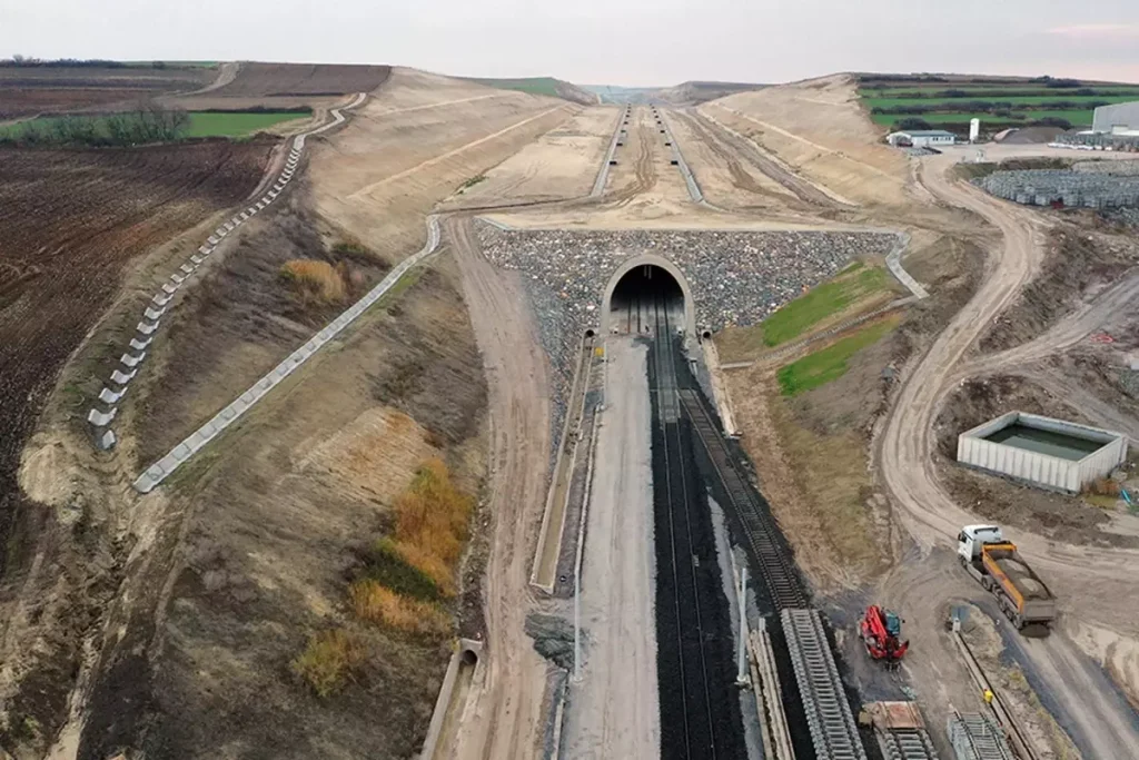 4,5 Saatlik Yol 1,5 Saate Düşecek! Bölge Halkının Dört Gözle Beklediği Çalışmada Son Adım Atıldı