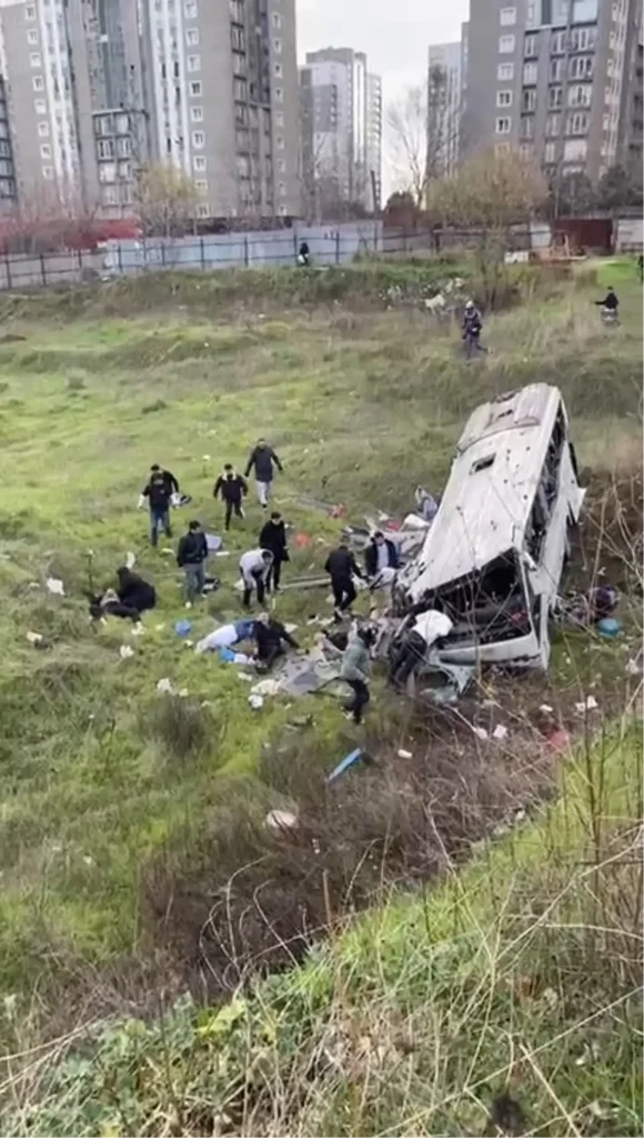 5 Kişinin Öldüğü Kazadan Kurtulan Yaralı: Şoför “Koltuklara Tutunun” diye Bağırıyordu