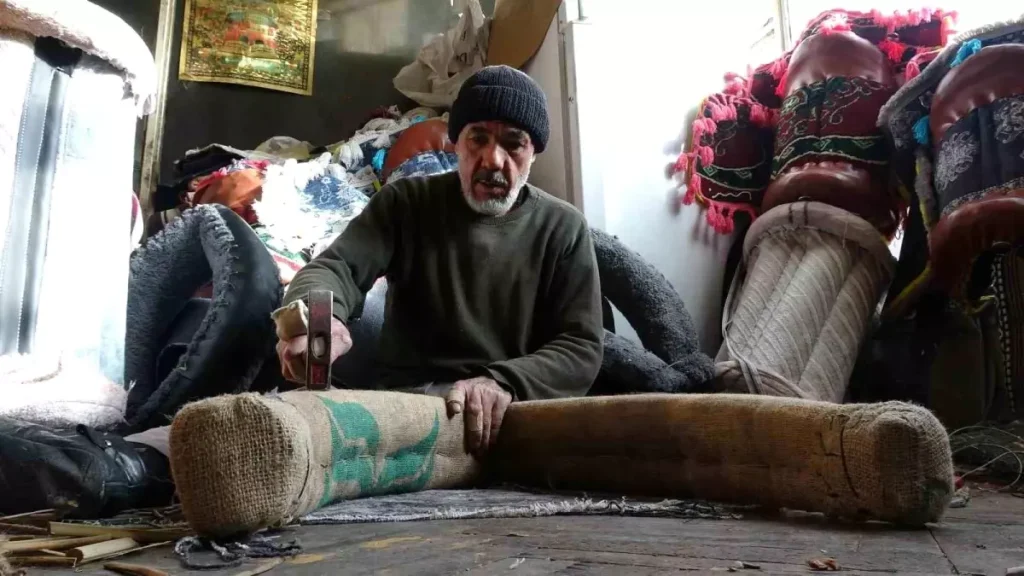 Baba Mesleği Semerciliği Yaşatıyor