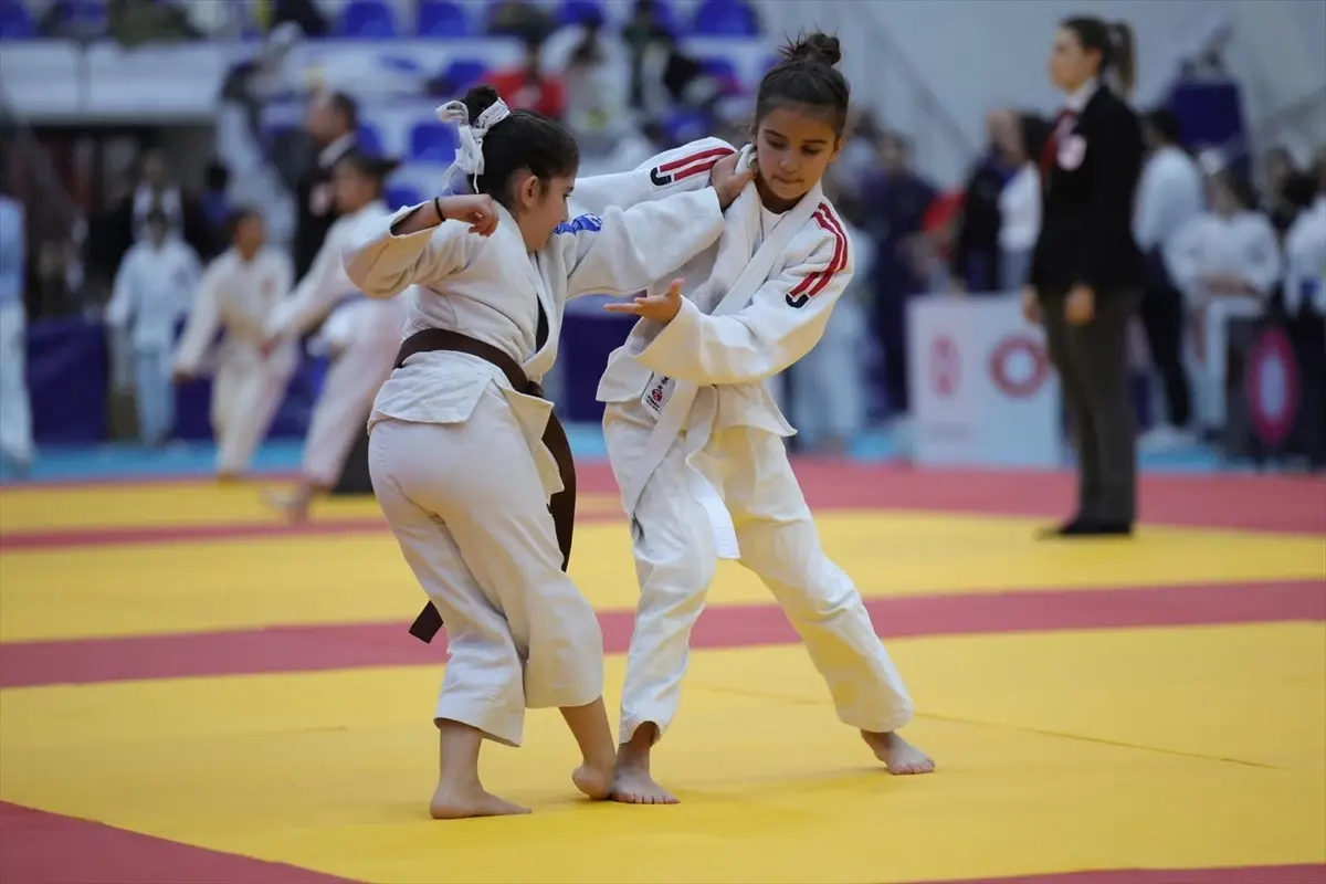 Madenci Kupası Judo Turnuvası Zonguldak’ta Coşkuyla Başladı