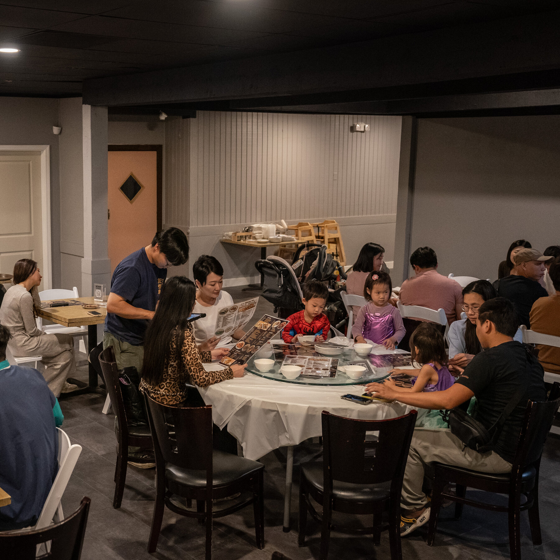 In the Arizona Desert, Taiwanese Families Build Community and a New Factory