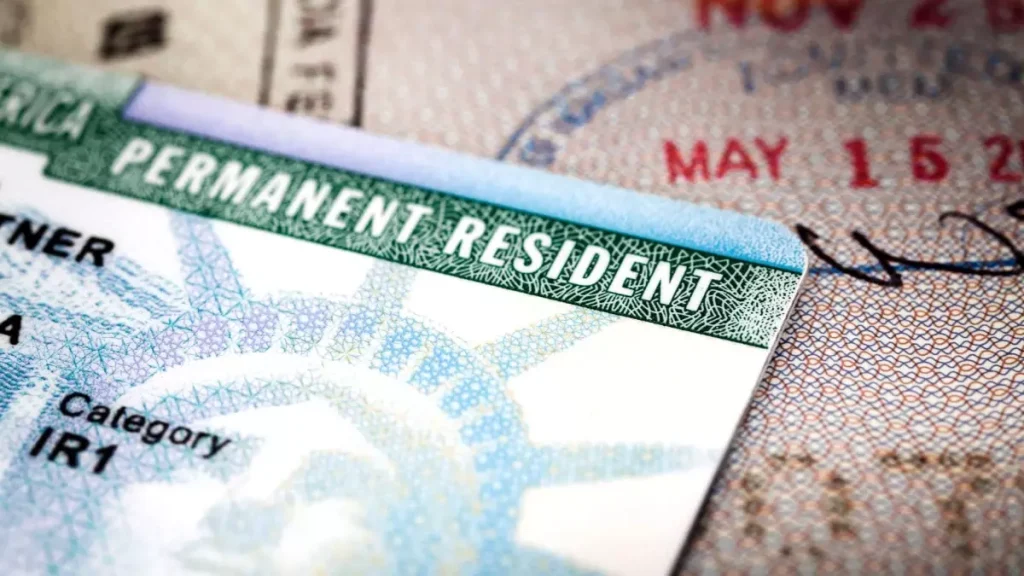 Trump Yeşil Kart Çekilişlerini Askıya Aldı: Brown Üniversitesi Saldırısı Sonrası Şok Karar