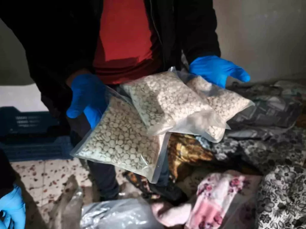 Adana’da Uyuşturucu Operasyonu: 156 Bin Hap Ele Geçirildi