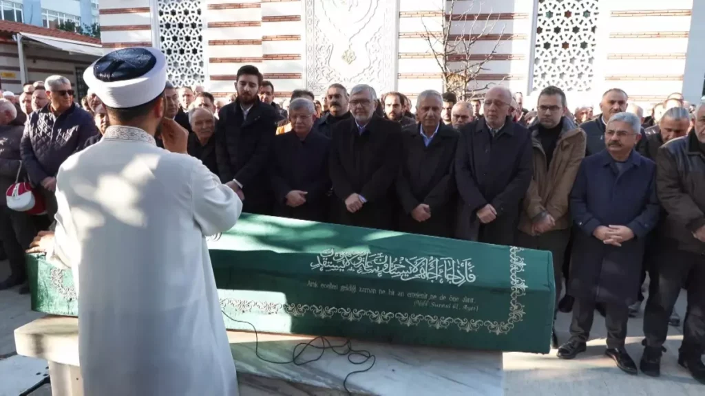 Gülşen Davutoğlu’nun Cenazesi Edirnekapı Hava Şehitliği’nde Defnedildi