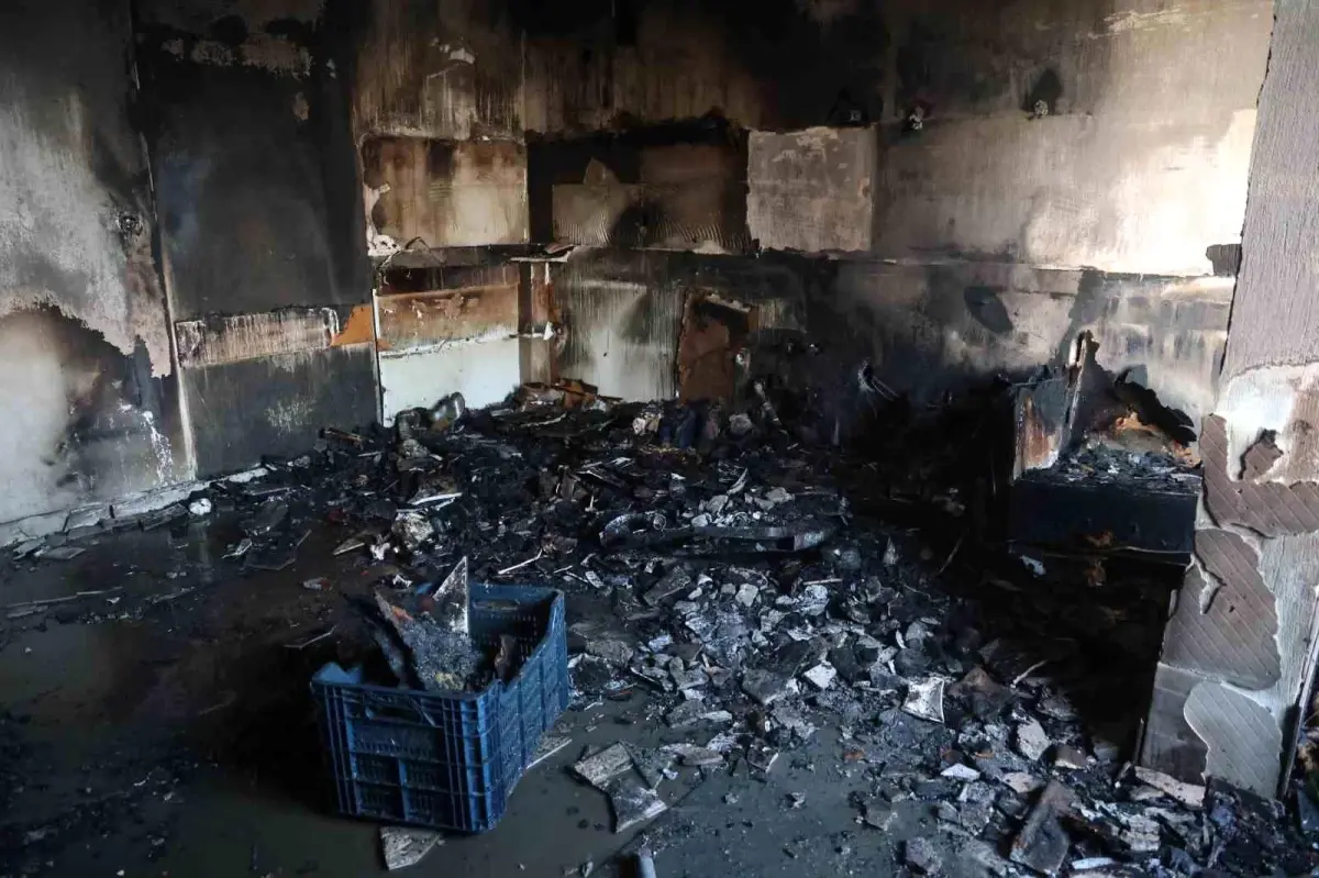 Hatay’da Elektrik Kontağından Çıkan Mutfağını Kül Eden Yangın