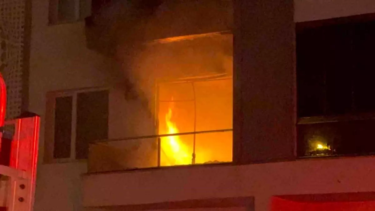 Diyarbakır’da Ev Yangını: Aile Tartışması Sonrası Çıkan Ateş 3 Kişiyi Dumandan Etkiledi