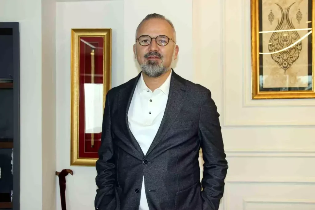 AK Partili Yıldız’dan İzmir Şehir Tiyatroları’na 4 Milyon Lira Harcama İddiaları ve Yönetim Eleştirisi