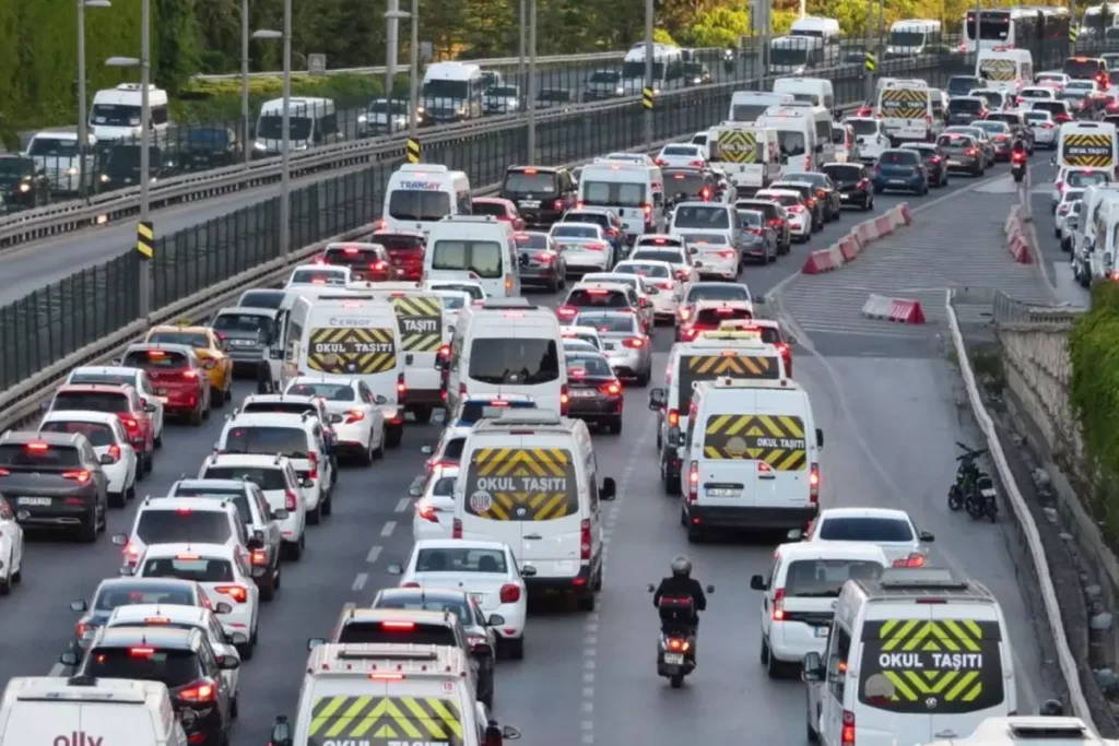 Akaryakıta Gece Yarısı Şok İndirimi: 77 Kuruş Daha Düşüş!