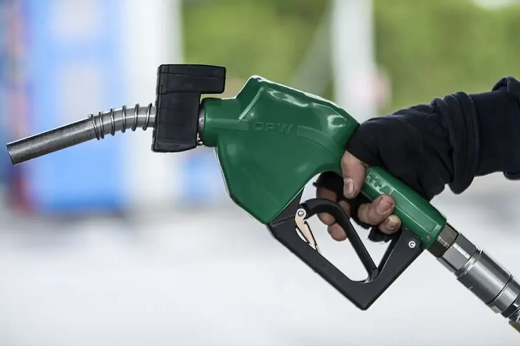 Araç sahiplerine müjde! Akaryakıtta tabela 1 haftada ikinci kez değişiyor