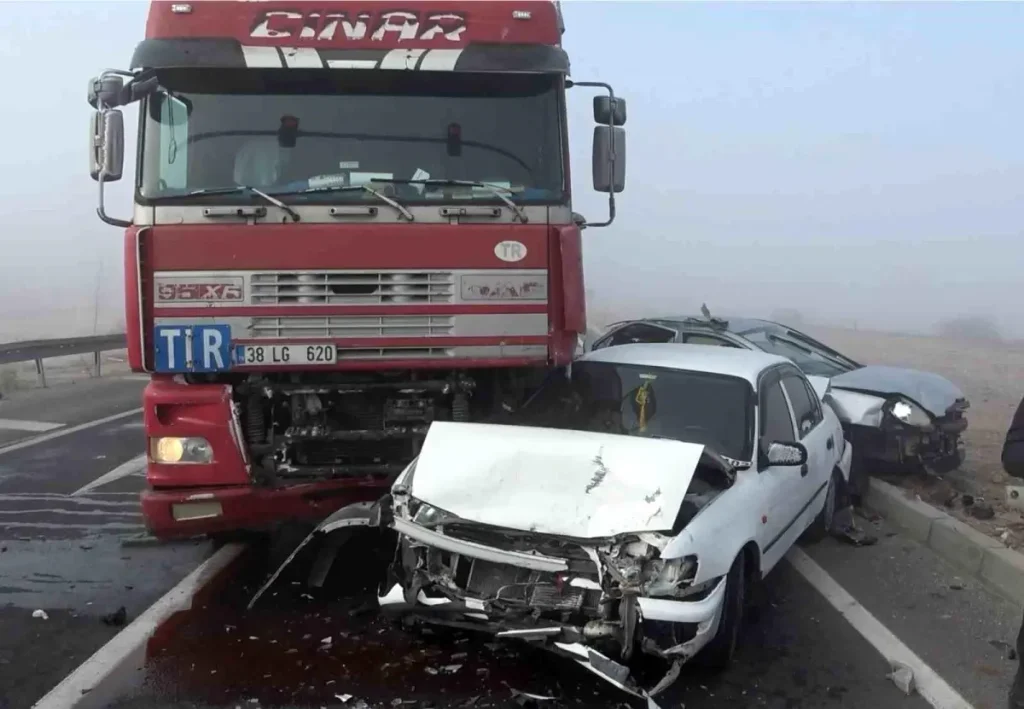 Aksaray’da Zincirleme Kaza: 1 Yaralı