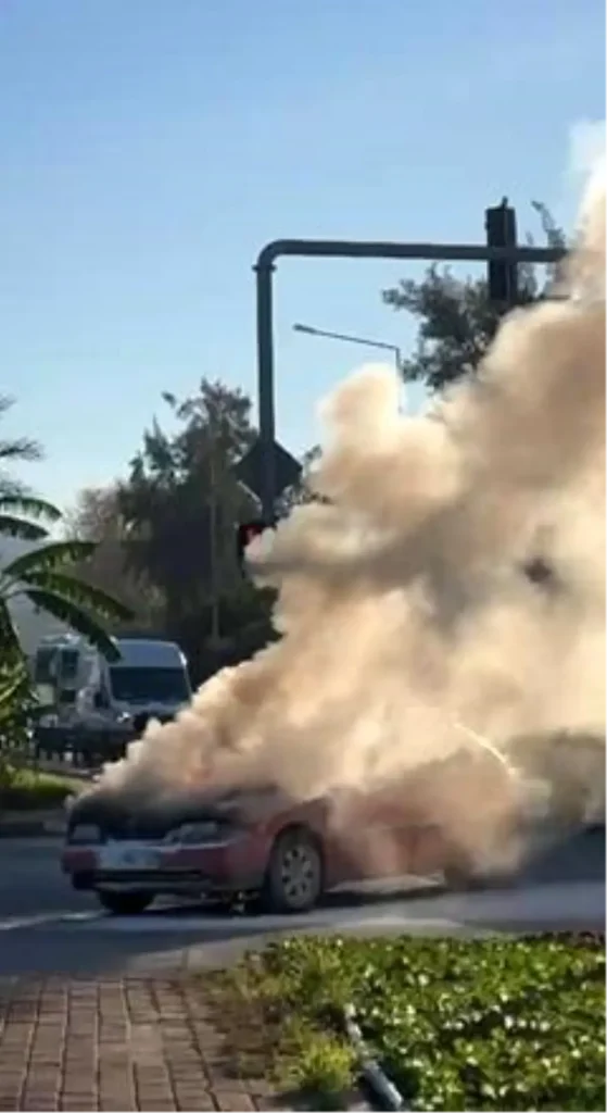 Alanya’da Otomobil Yangını