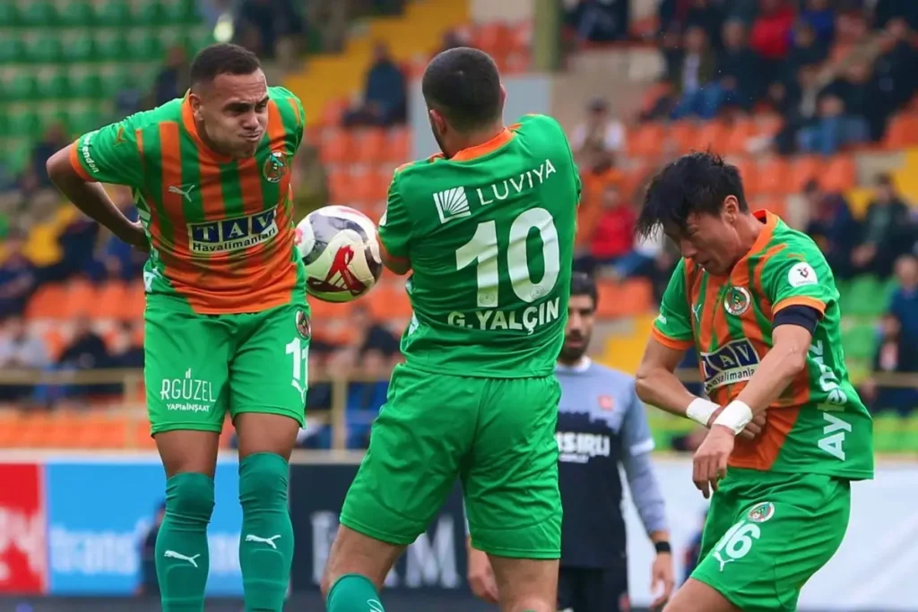 Alanyaspor 7 Maç Aradan Sonra Müthiş Zafer Kazandı