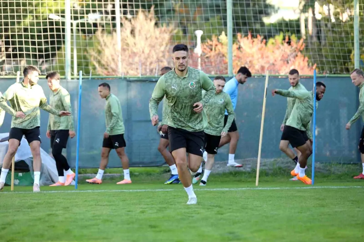 Alanyaspor Kayseri Maçına Hazır: Sakatlıklar ve Strateji Masaya Geldi