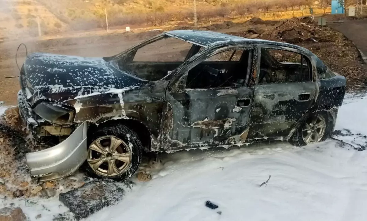 Kahramanmaraş’ta Şok Araç Yangını: İtfaiye Hızlı Müdahalesiyle Araç Kullanılamaz Hale Geldi