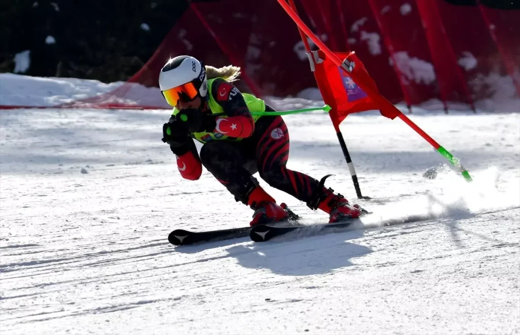 Sarıkamış’ta FIS Alp Disiplini Cup Coşkusuyla Devam Ediyor