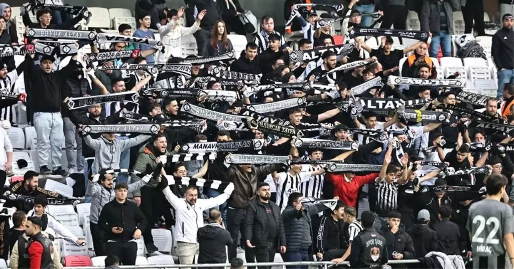 Altay Taraftarından Ekonomik Krize Karşı Sert Tepki: Yürüyüş ve Basın Açıklaması