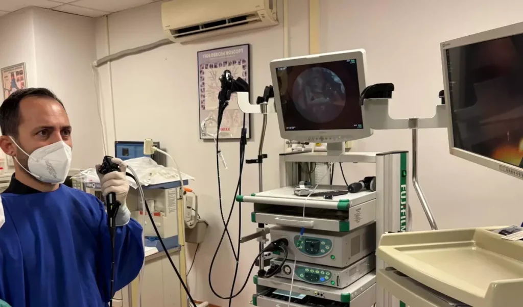 75 Yaşındaki Kadın 4 Yıl Sonra Akciğerine Saplanan Hapı Bronkoskopiyle Çıkarıldı!