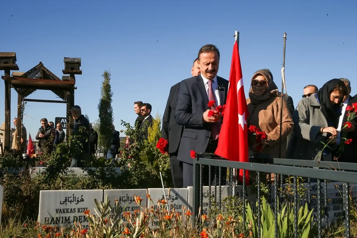 Anahtar Parti Genel Başkanı Ağıralioğlu, Adıyaman’da Deprem Şehitliği’ni Ziyaret Etti