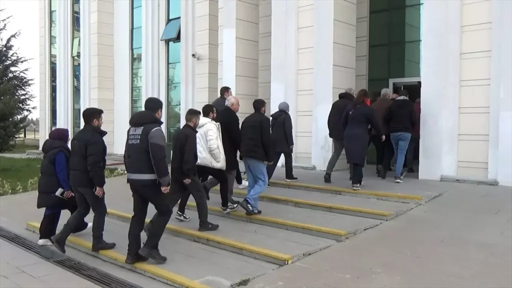 Ankara’da Yasadışı Araç Operasyonu: 9 Şüpheli, 42 Araç, 130 Milyon Liralık Değer