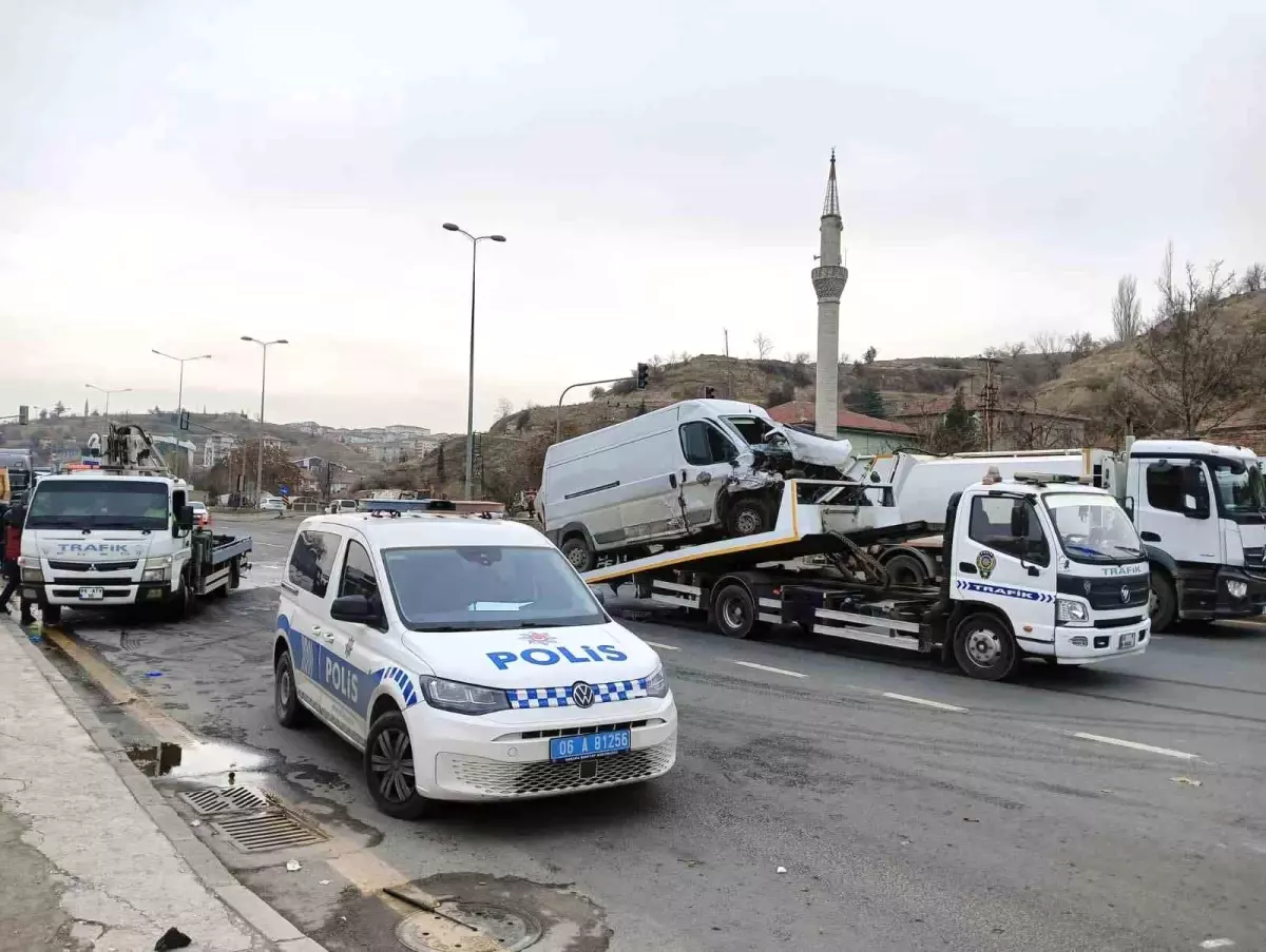 Ankara’da Trafik Kazası: 1 Ölü, 3 Yaralı