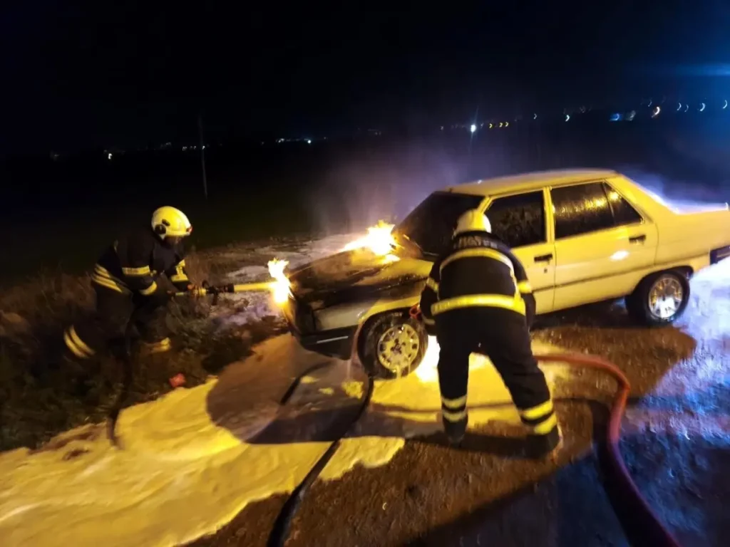 Hatay’ı Sarsan Otomobil Yangını: Antakya’da Hızlı Müdahale