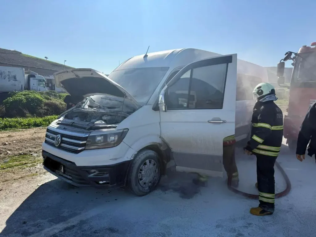 Hatay’da Minibüste Yangın Korkusu