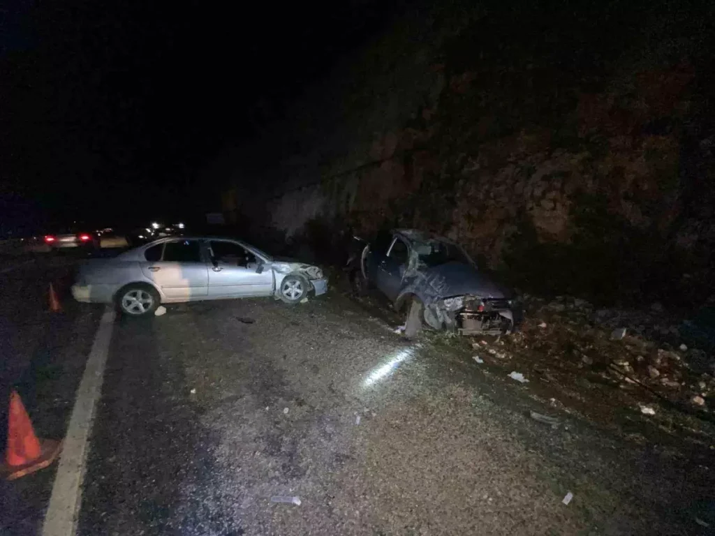 Antalya’da Trafik Kazası: 4 Yaralı