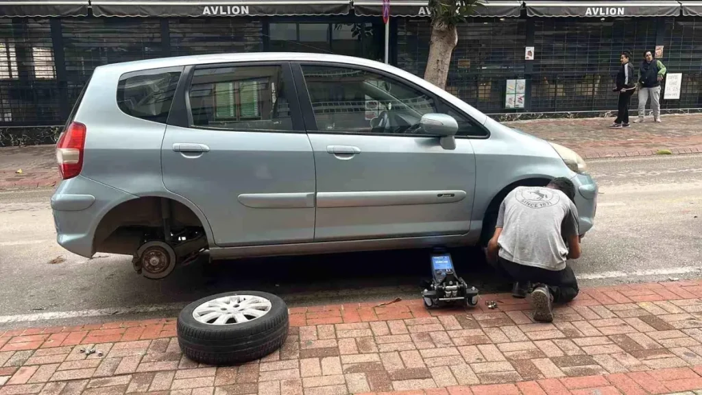 Antalya’da Araç Lastiklerine Saldırı: Alanya’da 20 Araç Hedef Alındı