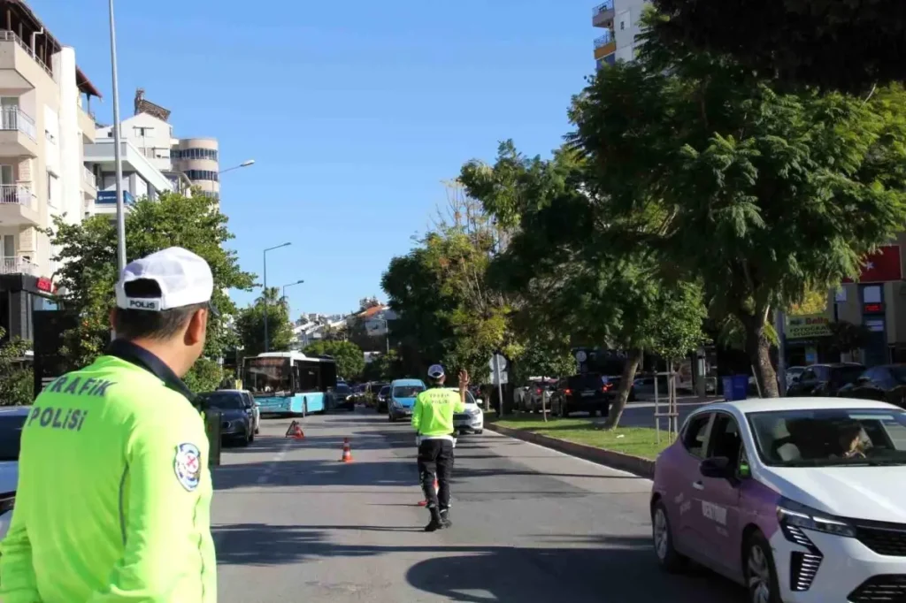 Antalya’da 46 bin araç denetlendi