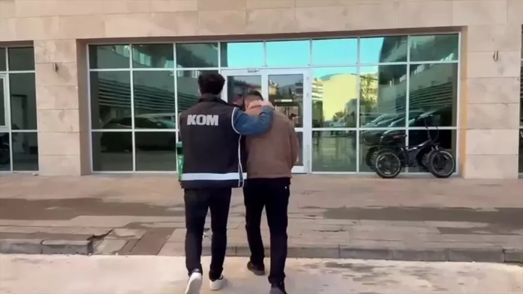 Antalya’da Tefecilik Operasyonu: 3 Tutuklama