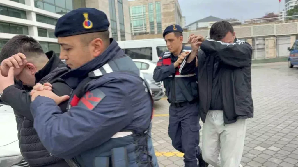 Samsun’da Büyük Uyuşturucu Operasyonu: 1.400 Hap Ele Geçirildi, 2 Şahıs Tutuklandı