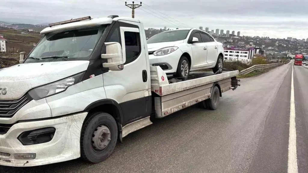 Samsun’da Oto Kurtarıcıyla Yapılan 28 Bin Haplık Uyuşturucu Sevkiyatı Yakalandı