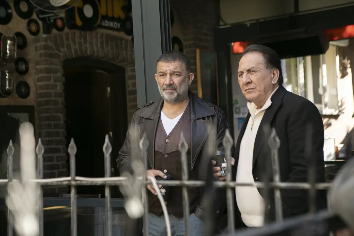 Hüsnü ve Mesut’un Eğlenceli Dostluğu: Şevket Çoruh ve Özgür Ozan Sosyal Medyada Büyüyor!