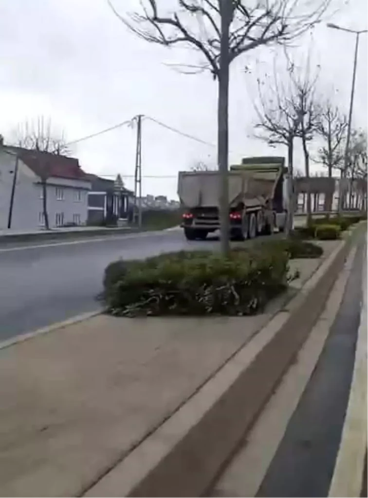 Ters Yöne Giren Hafriyat Kamyonu Şok Yarattı