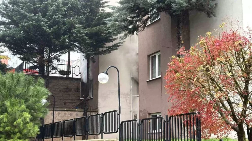 Arnavutköy’de KİPTAŞ Konutlarında Çıkan Yangın Panik Yarattı