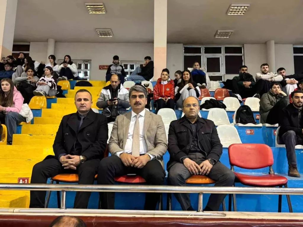 Aşkale voleybolda il ikincisi oldu