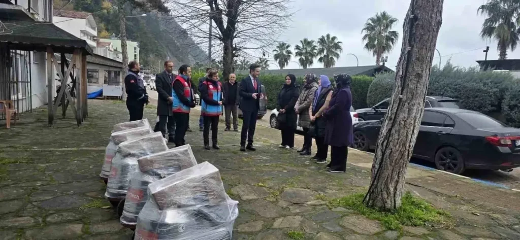 Ayancık’ta Kadın Üreticilere Süt Makinesi Desteği