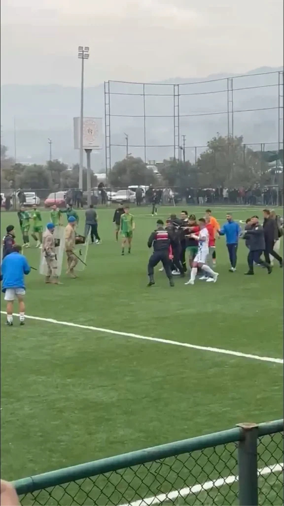 Futbol Maçında Kavga: Aydın’da Gergin Anlar ve Jandarma Müdahalesi