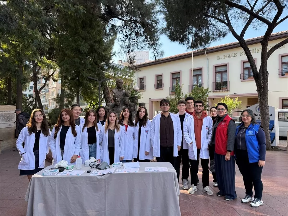 ADÜ Öğrencilerinden Ücretsiz Sağlık Taraması