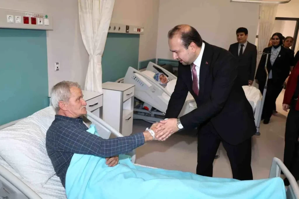 Aydın Şehir Hastanesi Hizmete Girdi: İlk Hastalar Fizik Tedavi Bölümünden Tedavi Görüyor