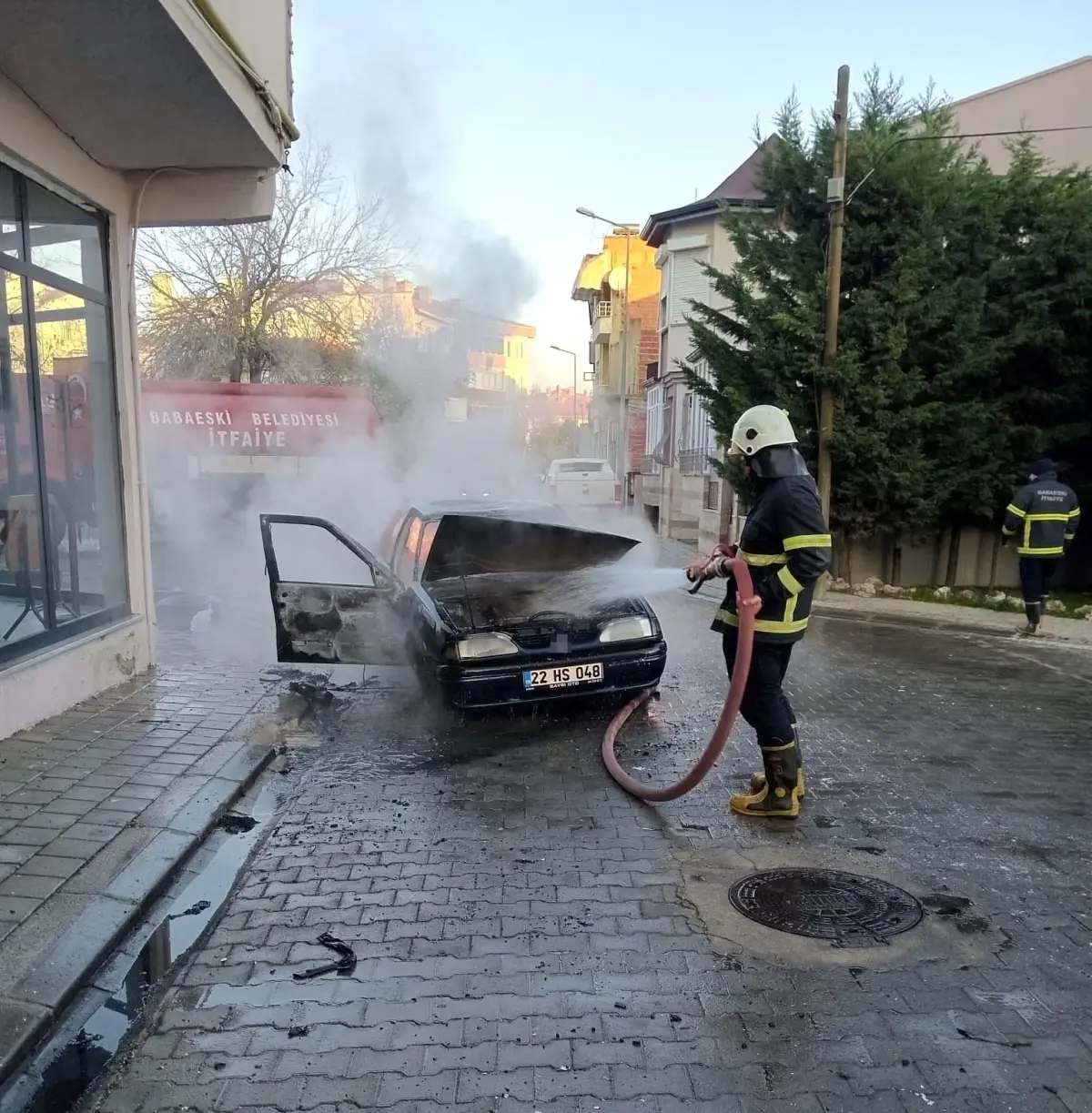 Babaeski’de Araç Yangını: Motor Bölümünde Ani Patlama