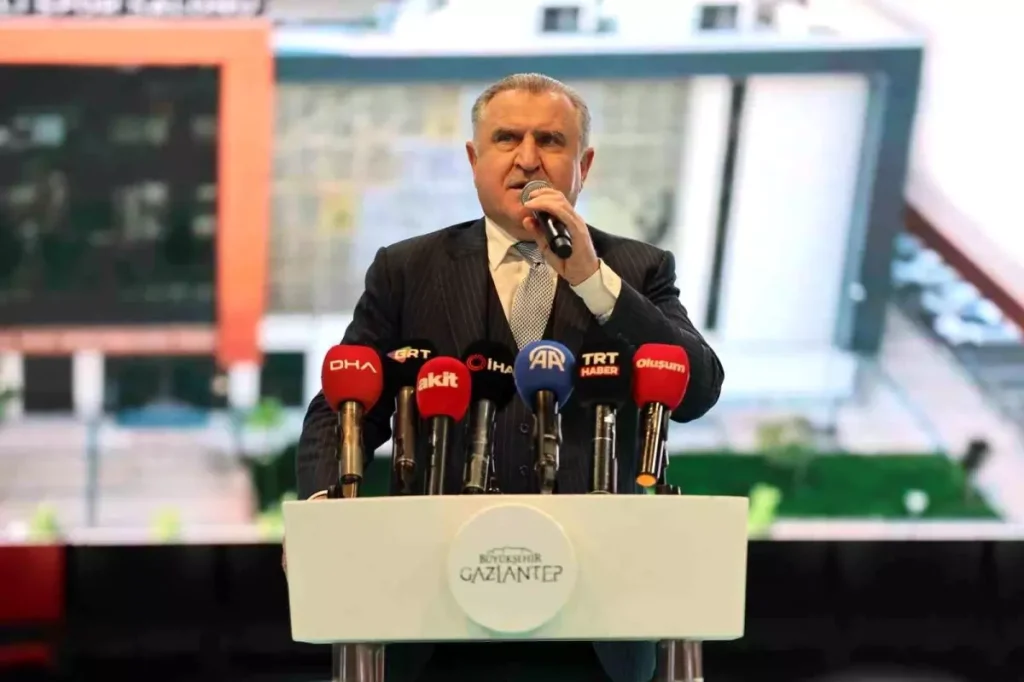 Bakan Dr. Osman Aşkın Bak: “Çocuklarımız ve Gençlerimiz Abur Cuburdan Uzak Dursun”