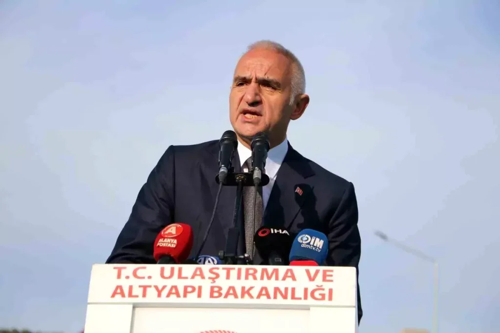 Bakan Ersoy: “Asdendos, Phaselis, Olympos ve özellikle Side antik kentlerinde yürüttüğümüz çalışmalarla tüm dünyanın gıpta ile baktığı bir noktaya geldik”