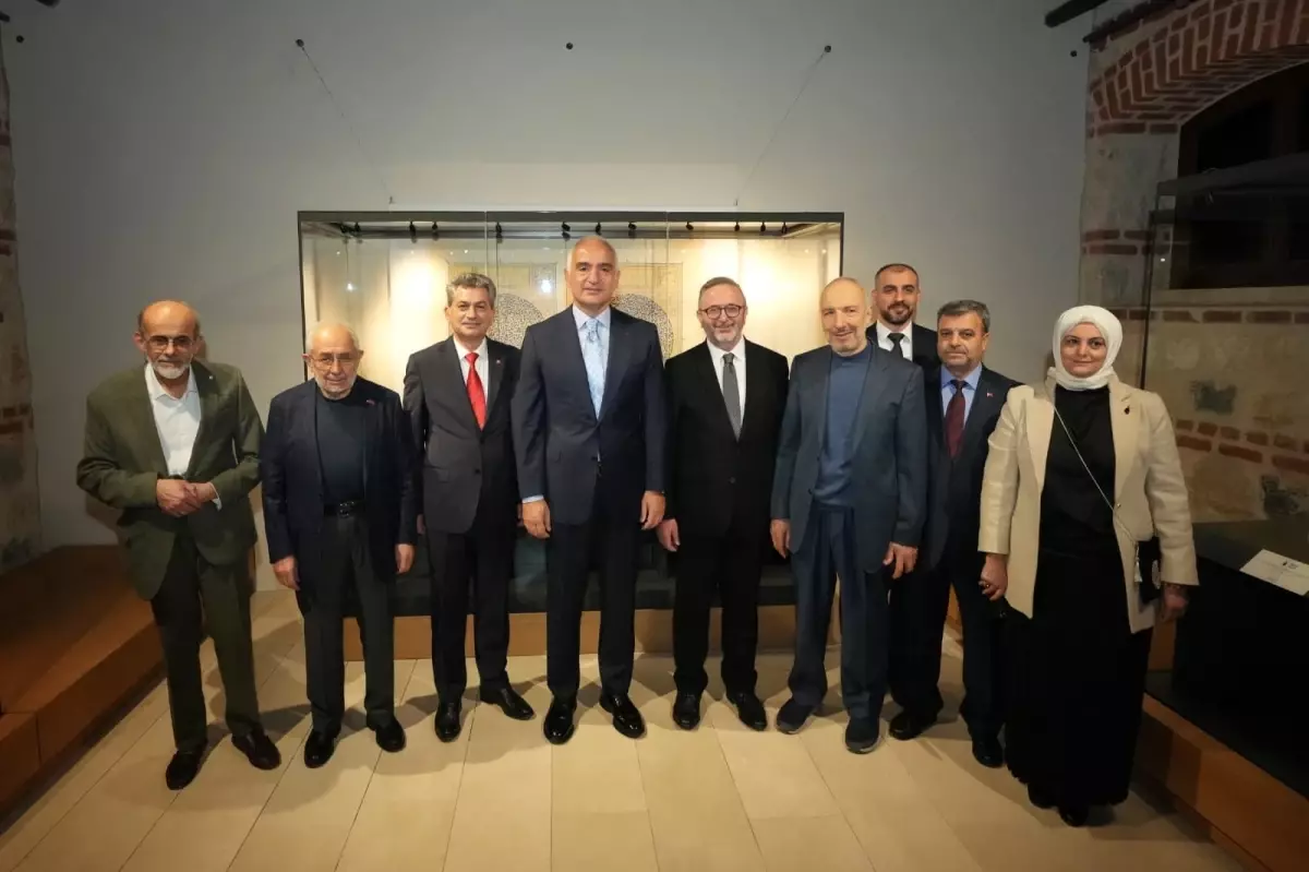 Dünyada Bir İlk: Mesnevi Yazma Eser Sergisi Açıldı