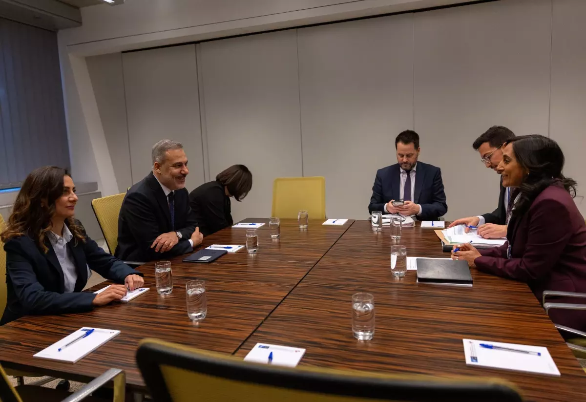 Fidan ve Anand Brüksel’de Görüştü