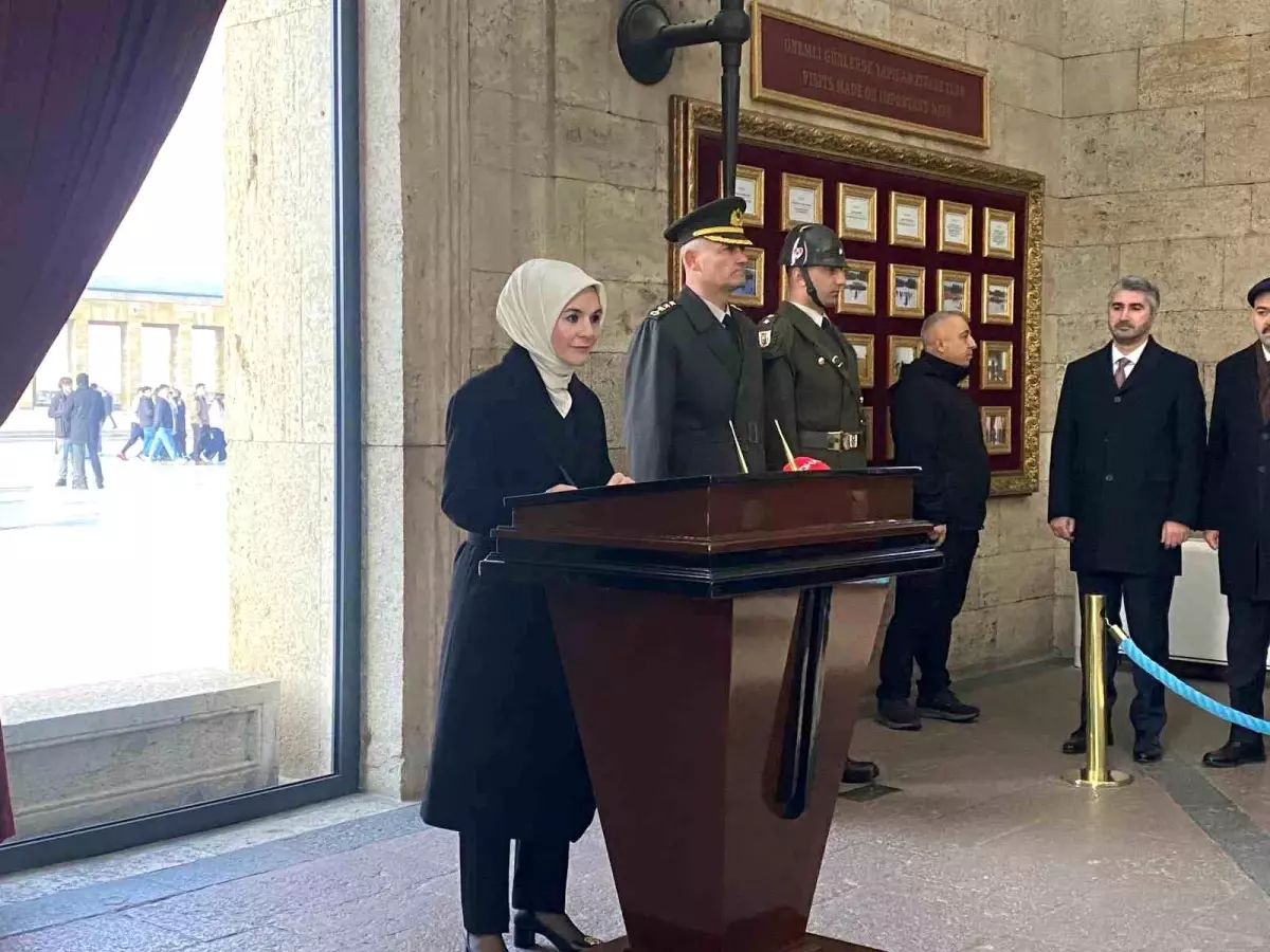 Bakan Göktaş’tan Anıtkabir’e Anlamlı Ziyaret: Kadın Hakları 91. Yıl Dönümü