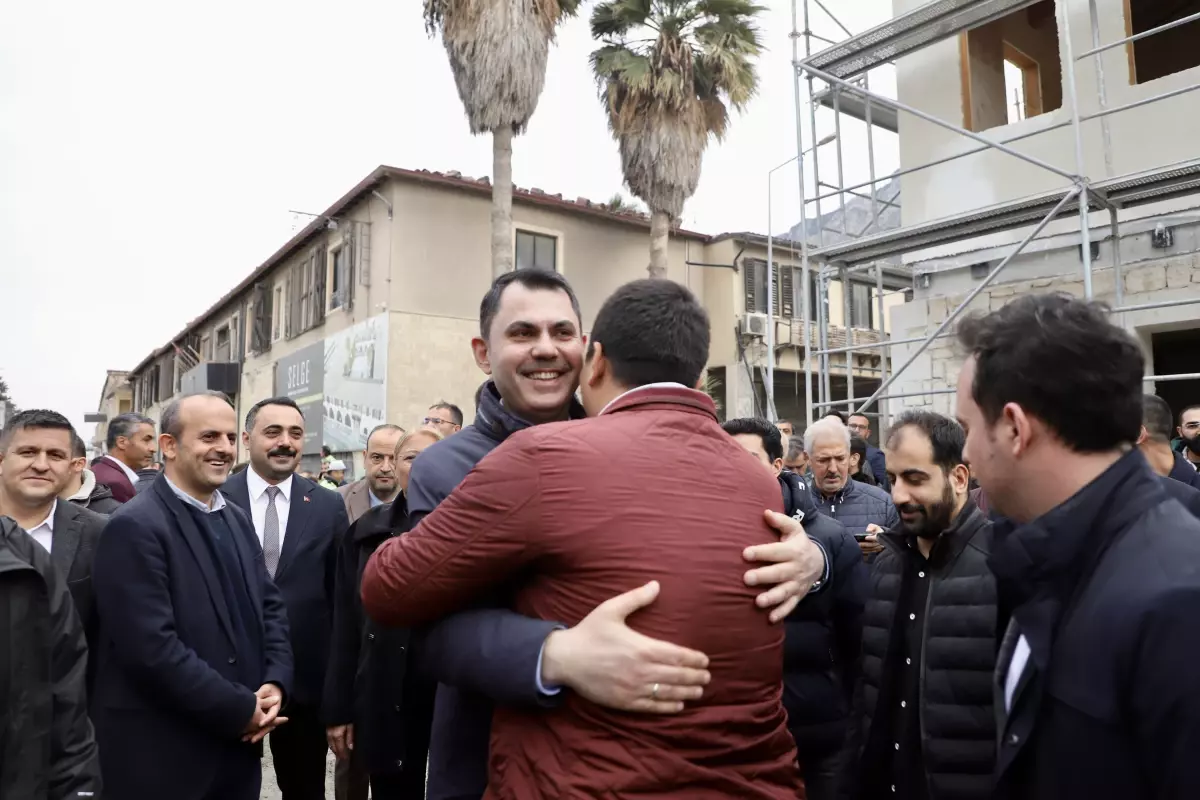Bakan Kurum, Hatay’da İnşa Seferberliğini Yerinde İnceledi